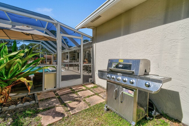 Building Photo - 13014 46th Ct N