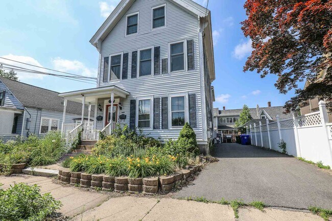 Building Photo - 104 Appleton St