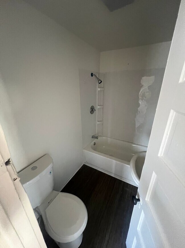 Building Photo - 2417 W Jolly Rd