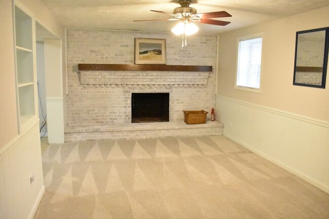 Building Photo - Fantastic Fredericksburg Home In Devonne Woods!