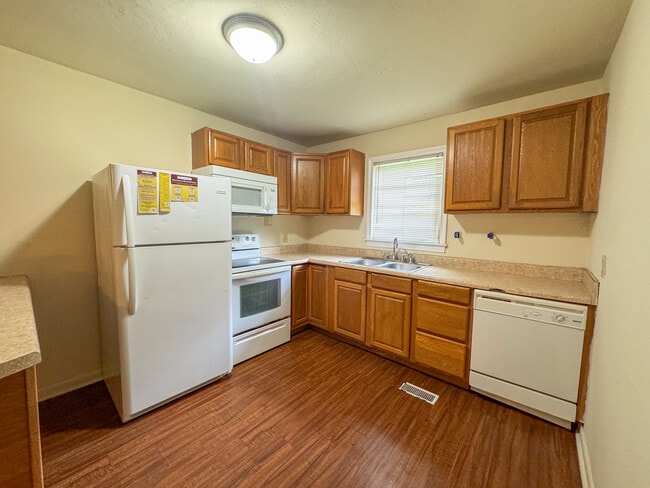 Building Photo - 1502 Atkamire Dr