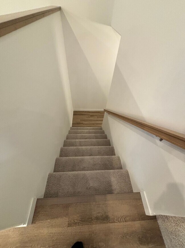 Building Photo - 3 Bed 3 Bath Townhome