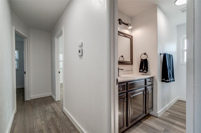 Building Photo - 1409 S Blvd