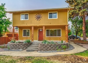 Building Photo - Westside 3 Bedroom Home!