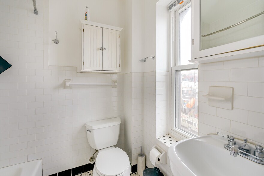 Building Photo - 2300 18th St NW