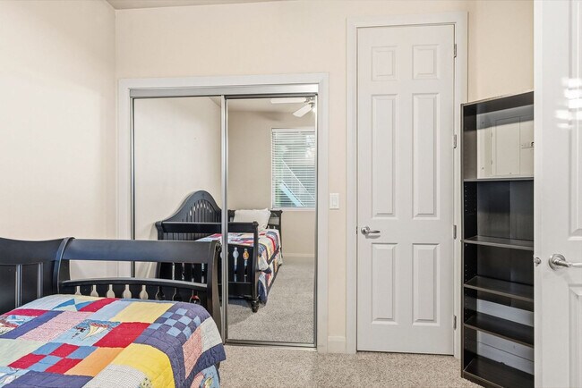 Building Photo - 225 N Country Ln