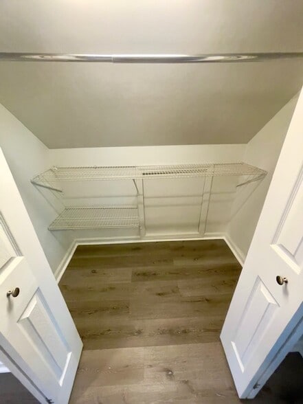 Building Photo - 71 Pequot Rd