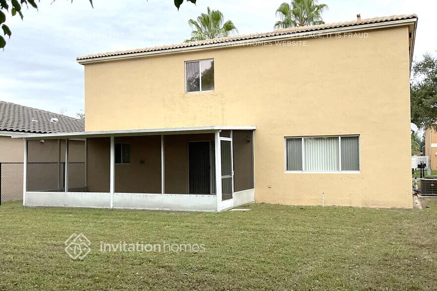 Building Photo - 2300 SW 106th Ave