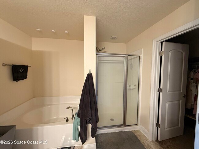 Building Photo - 210 Krassner Dr