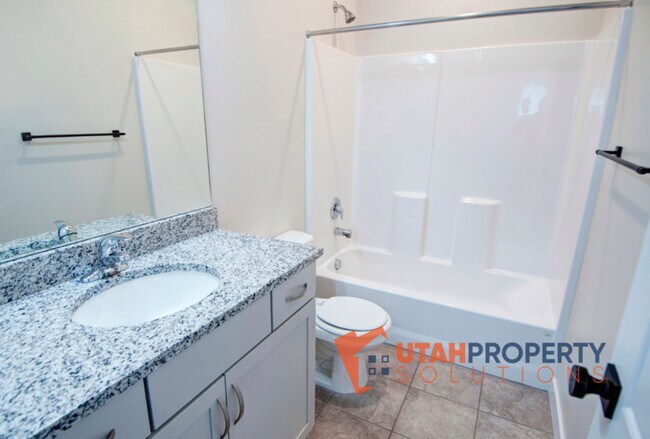 Building Photo - 4693 Daisy Ln