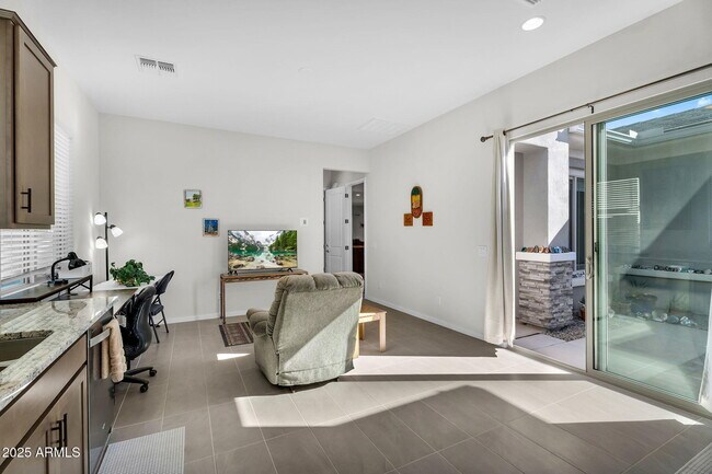 Building Photo - 866 W Flatiron Trl