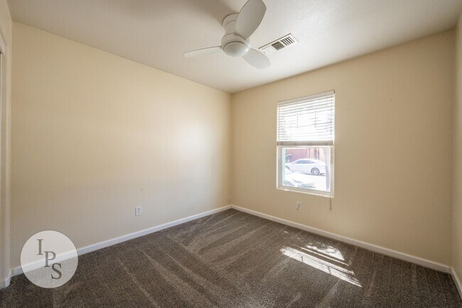 Building Photo - Fresno South East Home, 3BR/2BA, Built 2009 – with SOLAR!