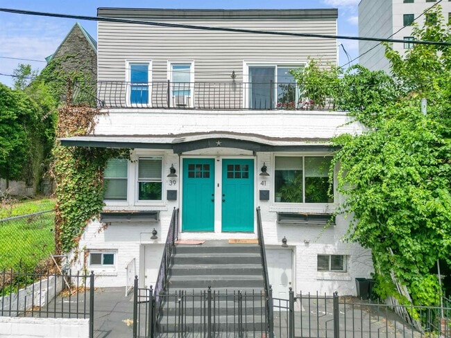 Building Photo - 41 Clifton Pl