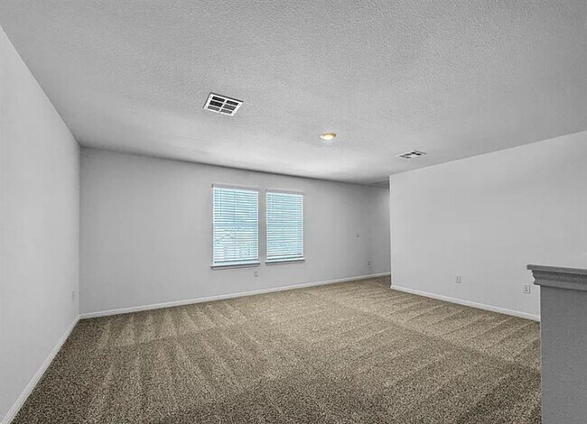 Building Photo - 1941 Crowned Eagle Pass