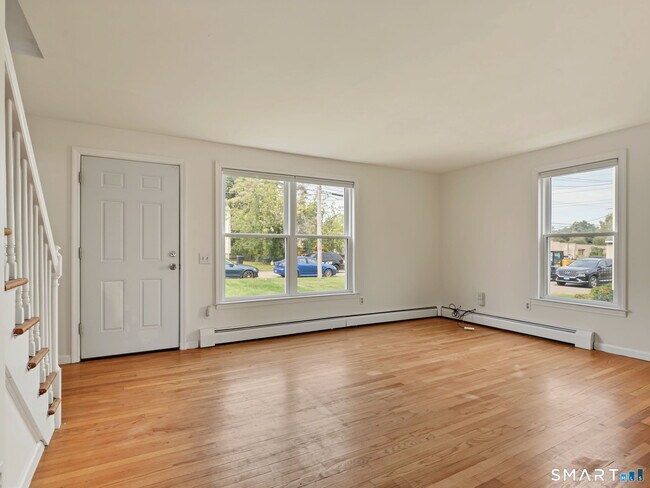 Building Photo - 108 Kenwood Ave
