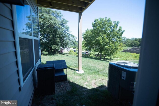 Building Photo - 829 Pecan Rd