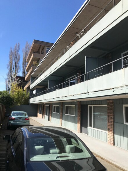 Building Photo - 1215 Queen Anne Ave N