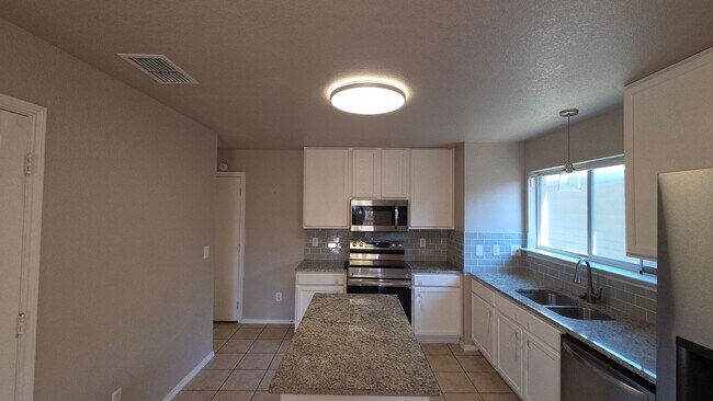 Building Photo - The Hills at Shaenfield 4 Bedroom