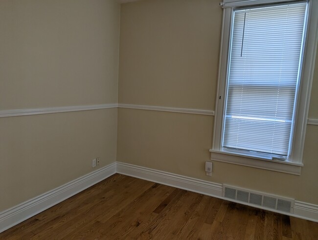 Building Photo - 505 N Ellsworth St