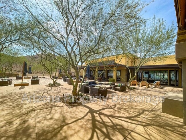 Building Photo - 20933 W Almeria Rd