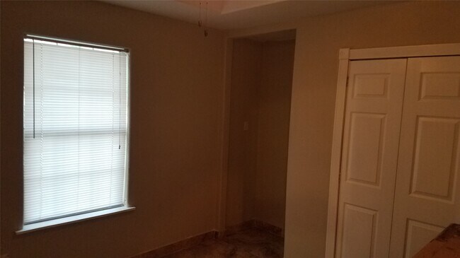 Building Photo - 8030 Darlington Dr