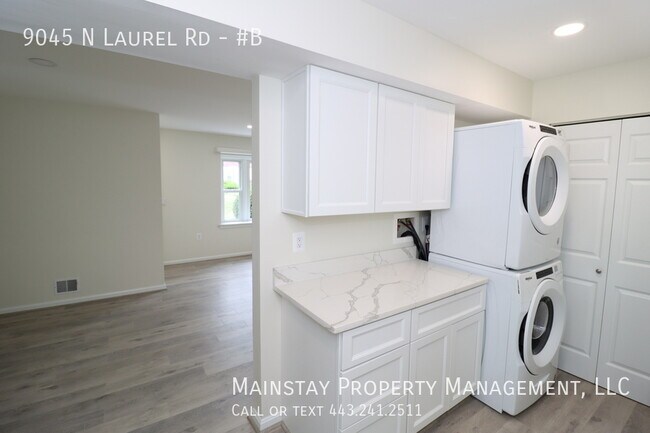 Building Photo - Updated 2 Bedroom Townhome in Whiskey Bottom!