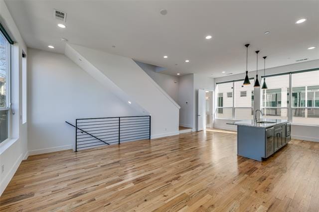 Building Photo - 5923 Lindell Ave