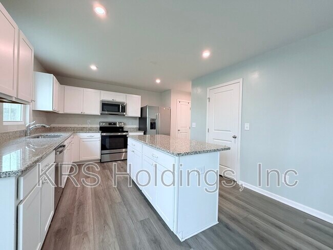 Building Photo - 379 Hunting Wood Dr