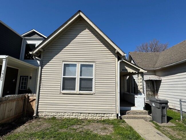 Building Photo - Fountain Sqaure 2 Bedroom 1 Bath with a bonus room/office.