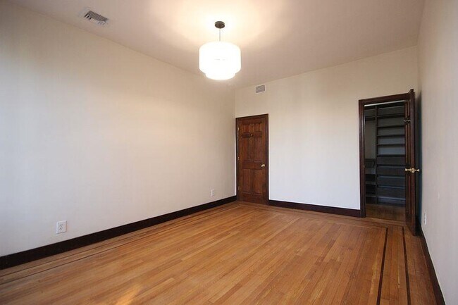 Building Photo - 126 Washington St