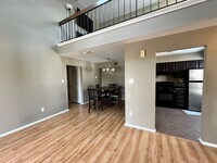 Building Photo - 2 bedroom condo in Newtown Grant