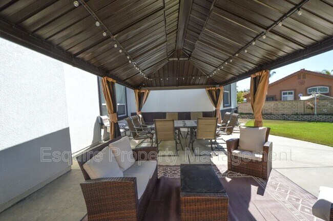 Building Photo - 4510 El Corazon Ct
