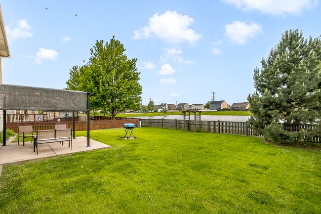 Building Photo - 1303 River Haven Trail