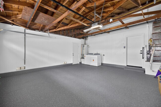Building Photo - 4535 Lobos Ave