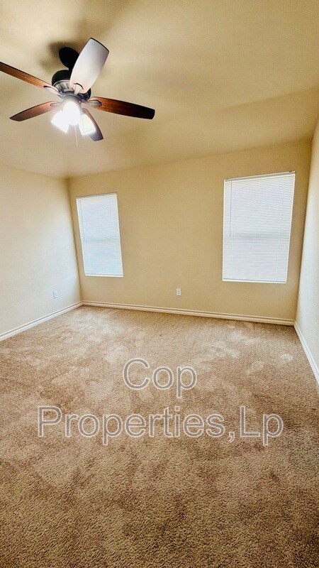 Building Photo - 7102 Micayla Cv