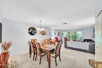 Building Photo - 9278 Vista Del Lago