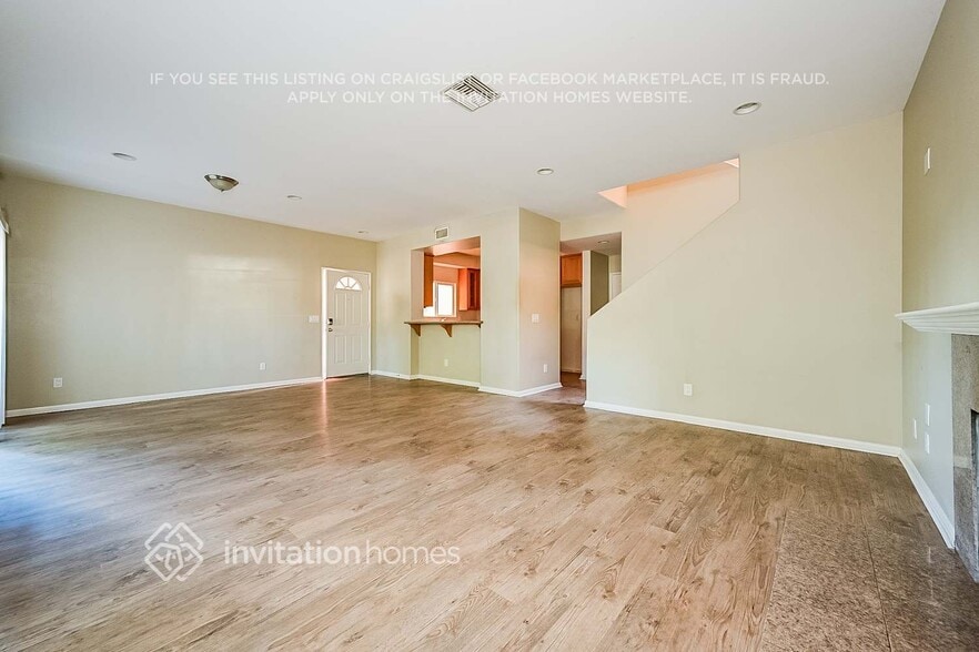 Building Photo - 20300 Vanowen St