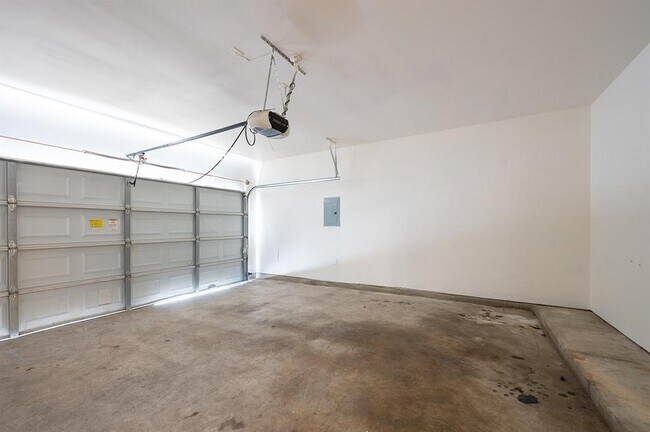 Building Photo - 16310 Bandicoot Dr