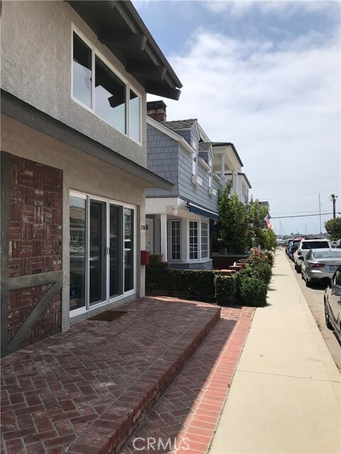 Building Photo - 120 Diamond Ave