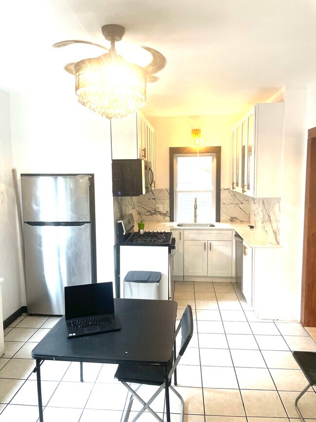 Kitchen - 499 Highland Ave