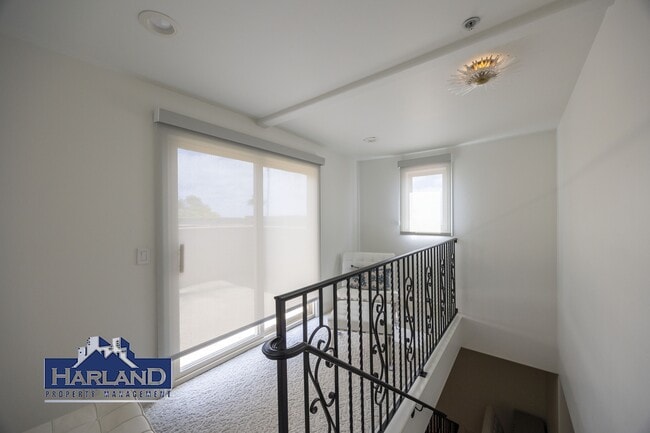 Building Photo - 760 Bonair Pl