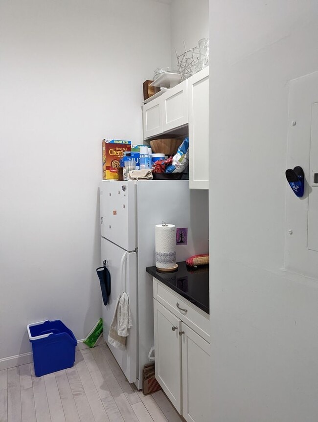 Building Photo - Mid Cambridge 1 bedroom with garage parking for 9/1
