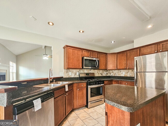 Building Photo - 1075 To Lani Dr