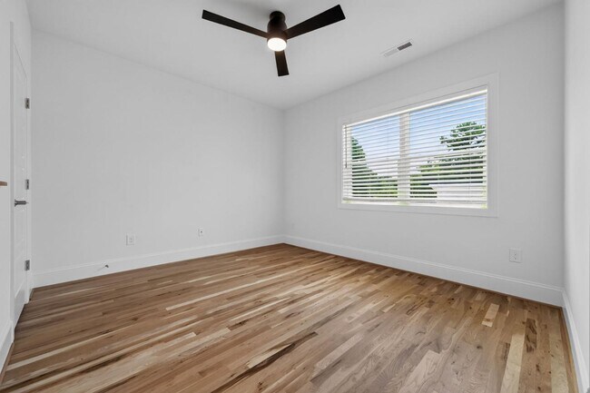 Building Photo - 3807 Burt Dr