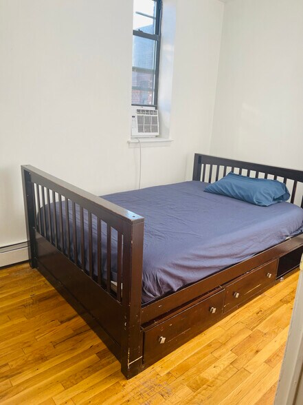 Primary Photo - 1264 Sheridan Ave