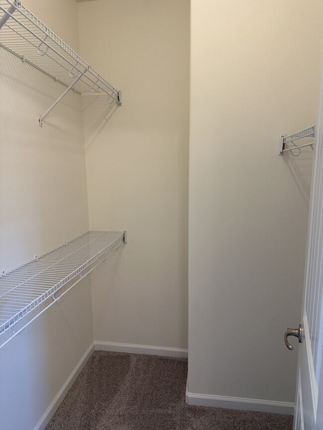 Building Photo - 20 Wesleyan Dr