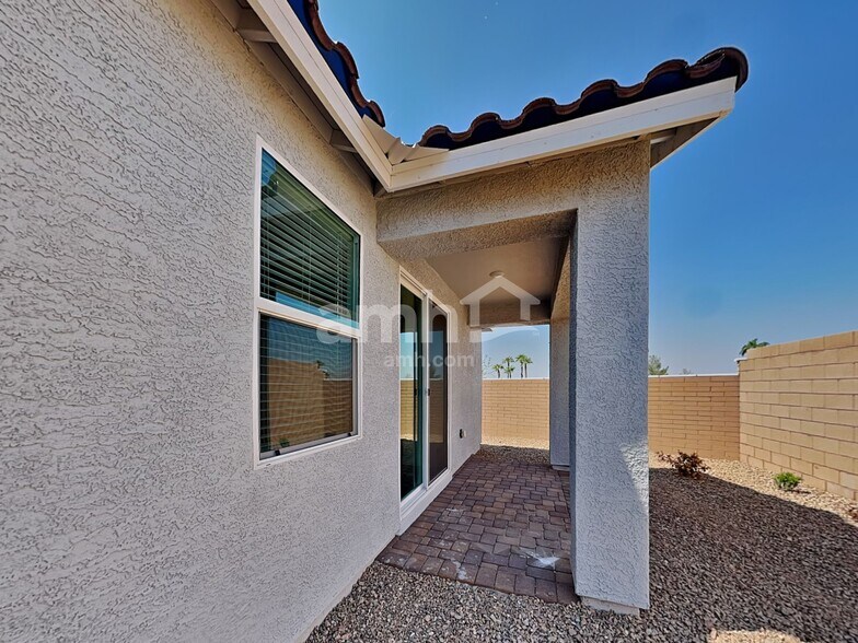 Building Photo - 494 Silverbell Fls Pl