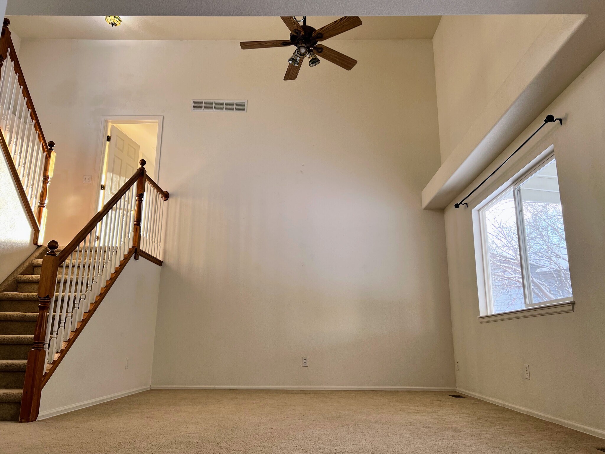 ceiling of living room - 1430 Morningside Dr