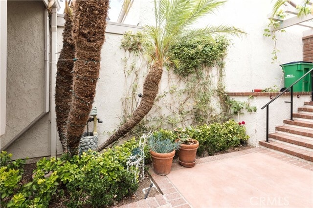 Building Photo - 13 Valley