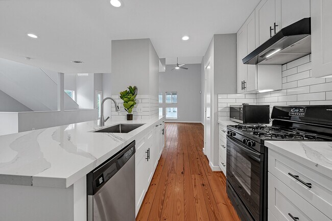 Building Photo - 1504 Cleveland St